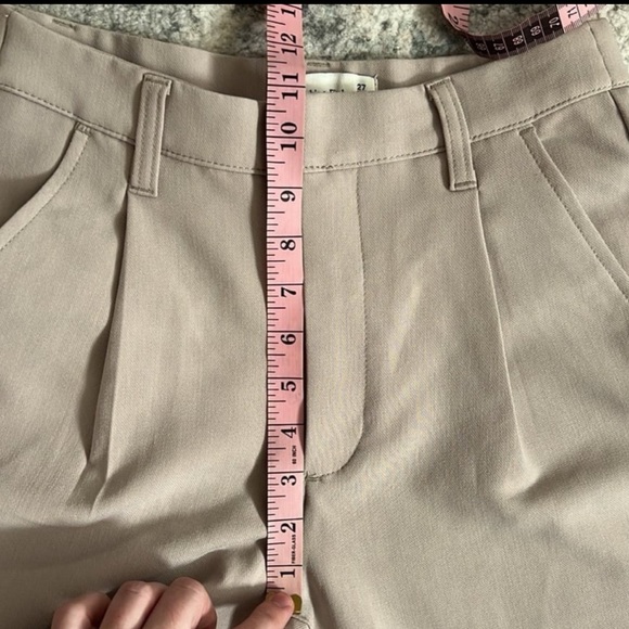 Abercrombie and Fitch Sloane Tailored Wide Leg Pant Short - Picture 11 of 12